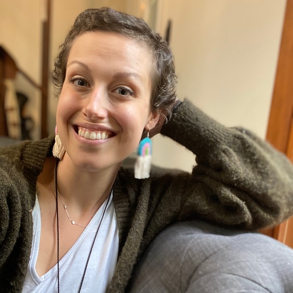 Meet your Posher, Jess - Picture 3 of 16
